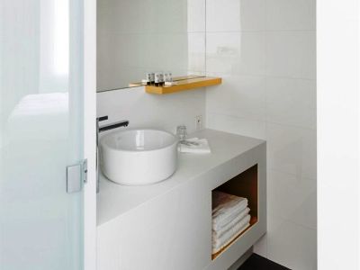 bathroom - hotel mercure roeselare - roeselare, belgium