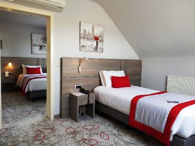 bedroom 1 - hotel aero44 hotel charleroi airport - gosselies, belgium