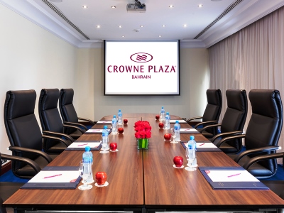 conference room - hotel crowne plaza manama - manama, bahrain