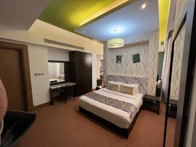 bedroom 1 - hotel blaire executive suites - manama, bahrain
