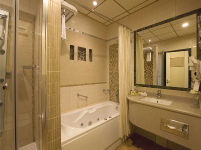 bathroom - hotel elite resort and spa - manama, bahrain