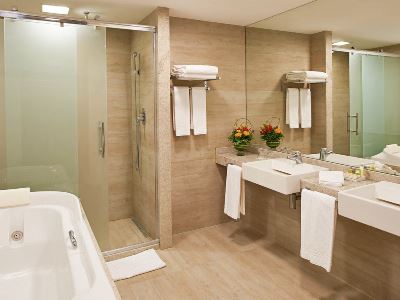 bathroom - hotel novotel barra da tijuca - rio de janeiro, brazil