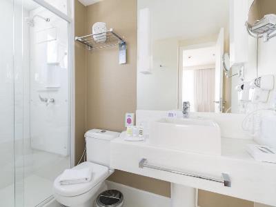 bathroom - hotel mercure sao paulo vila olimpia - sao paulo, brazil