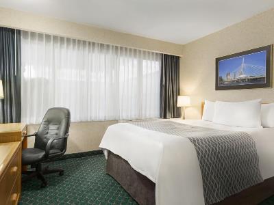 bedroom 1 - hotel travelodge by wyndham winnipeg east - winnipeg, canada