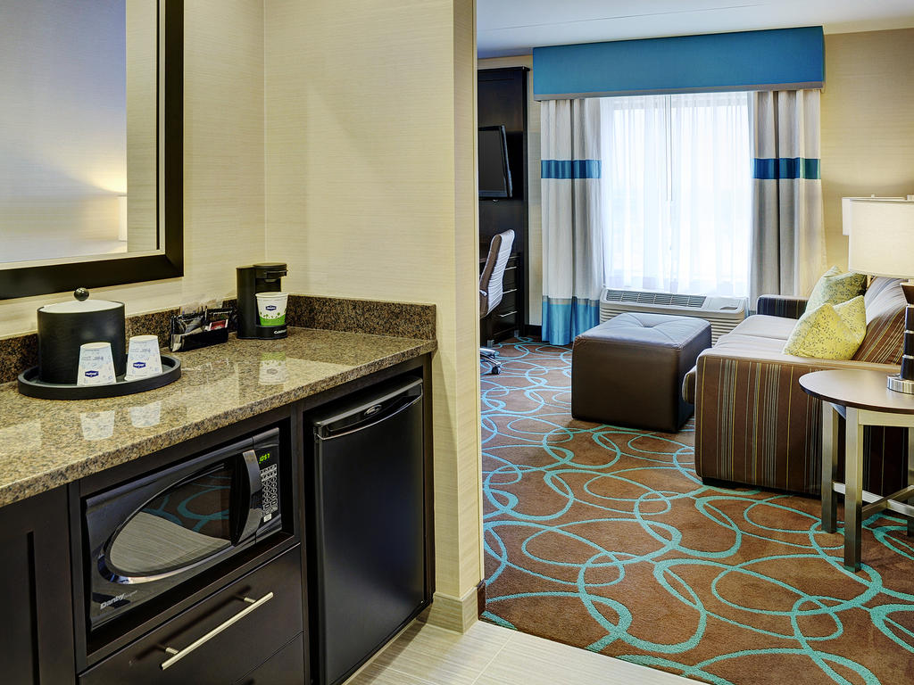 bedroom 4 - hotel hampton inn by hilton winnipeg/airport - winnipeg, canada