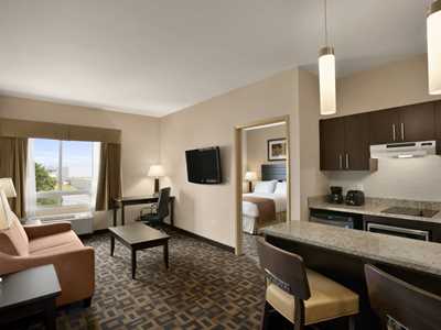 bedroom 3 - hotel days inn suite winnipeg airport manitoba - winnipeg, canada