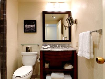 bathroom - hotel fairmont winnipeg - winnipeg, canada
