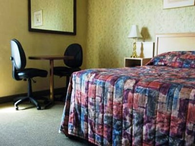 bedroom - hotel travelodge lethbridge - lethbridge, canada
