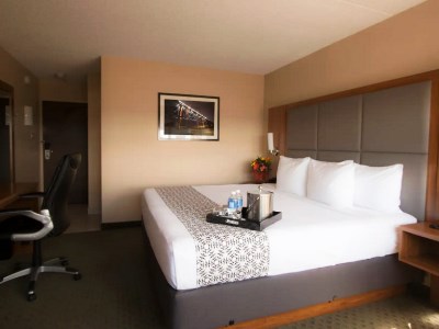 bedroom 1 - hotel ramada by wyndham northern grand - fort st john, canada