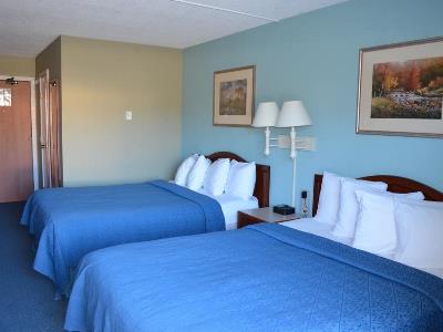bedroom - hotel canadas best value inn and suites - castlegar, canada