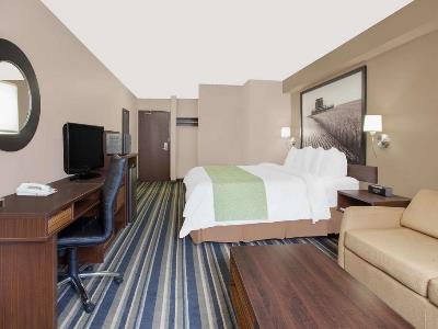bedroom - hotel super 8 by wyndham brandon mb - brandon, canada