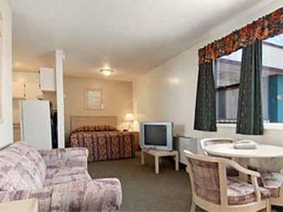 bedroom 1 - hotel super 8 by wyndham red deer - red deer, canada