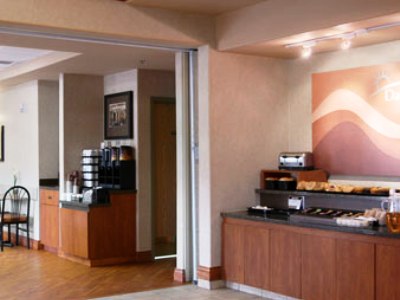 breakfast room - hotel days inn by wyndham red deer - red deer, canada