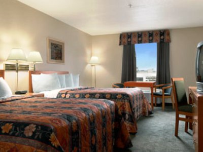 standard bedroom 1 - hotel days inn by wyndham red deer - red deer, canada