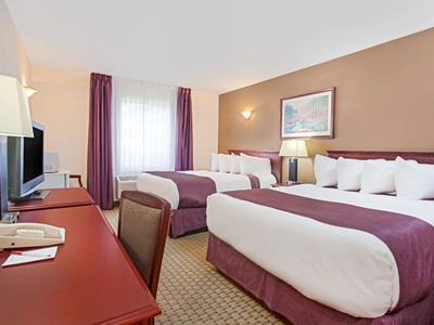 bedroom - hotel ramada by wyndham red deer - red deer, canada
