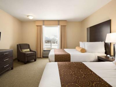 bedroom 1 - hotel ramada limited golden - golden, canada