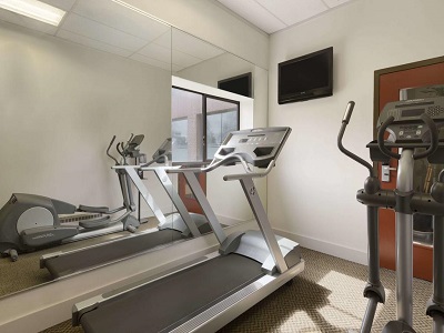 gym - hotel travelodge by wyndham vancouver airport - richmond, canada