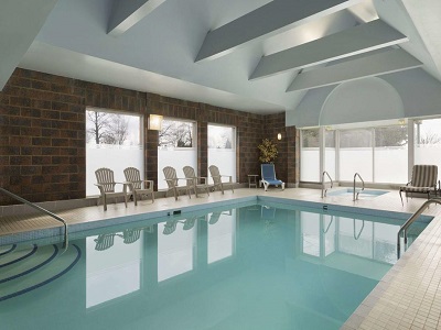 indoor pool - hotel travelodge by wyndham vancouver airport - richmond, canada