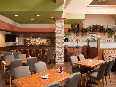 restaurant - hotel travelodge by wyndham vancouver airport - richmond, canada