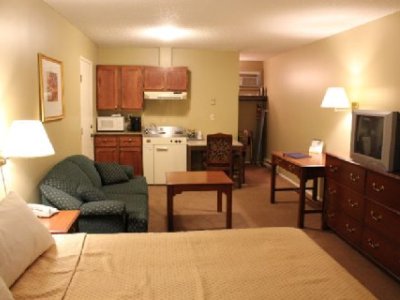 bedroom 1 - hotel days inn by wyndham vernon - vernon, canada