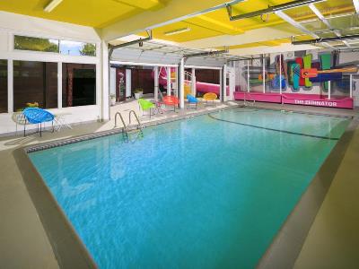 indoor pool - hotel hotel zed victoria - victoria, canada