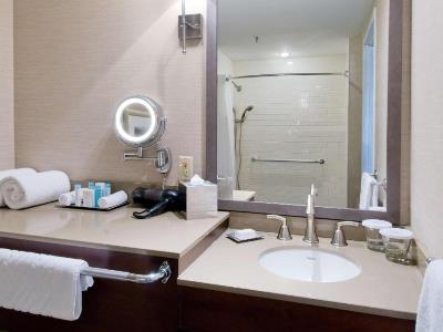 bathroom - hotel hilton saint john - saint john, canada