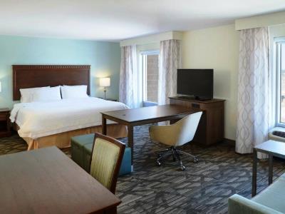 bedroom 1 - hotel hampton inn and suites saint john - saint john, canada
