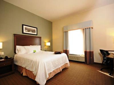 bedroom 5 - hotel hampton inn and suites saint john - saint john, canada