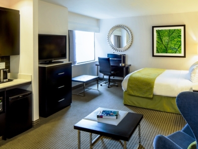 bedroom 3 - hotel the hollis halifax-a doubletree suites - halifax, canada