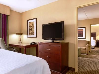 bedroom 3 - hotel homewood suites cambridge waterloo - cambridge, canada