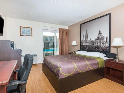 bedroom - hotel super 8 cambridge/kitchener/waterloo - cambridge, canada