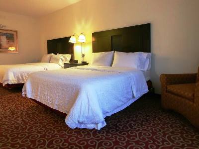 bedroom 3 - hotel hampton inn by hilton kingston - kingston, ontario, canada