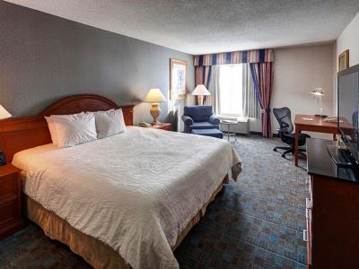 bedroom 1 - hotel hilton garden inn toronto oakville - oakville, canada