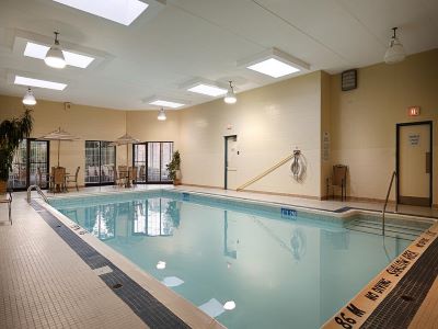 indoor pool - hotel best western plus otonabee inn - peterborough, canada