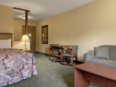standard bedroom - hotel days inn by wyndham thunder bay north - thunder bay, canada