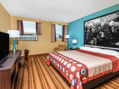bedroom 1 - hotel super 8 by wyndham thunder bay - thunder bay, canada