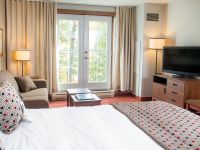 bedroom 2 - hotel tour des voyageurs ii - mont-tremblant, canada