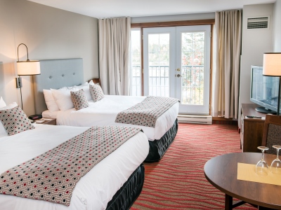 bedroom 6 - hotel tour des voyageurs ii - mont-tremblant, canada