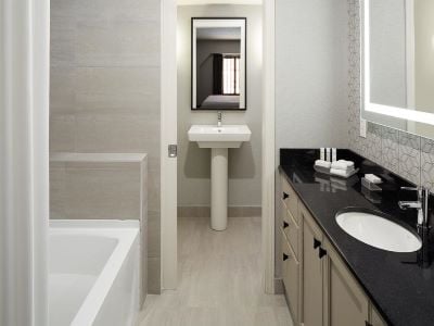 bathroom - hotel homewood suites mont tremblant resort - mont-tremblant, canada