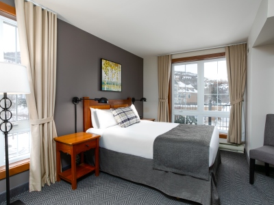 bedroom 5 - hotel tour des voyageurs i - mont-tremblant, canada