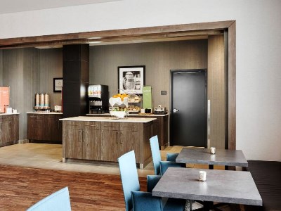 breakfast room - hotel hampton inn suites by hilton quebec city - levis, canada