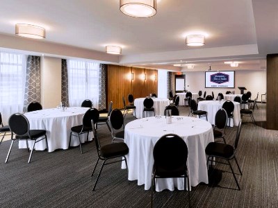 conference room 1 - hotel hampton inn suites by hilton quebec city - levis, canada