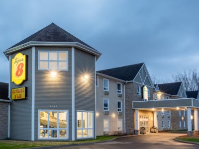 exterior view - hotel super 8 by wyndham trois-rivieres - trois-rivieres, canada