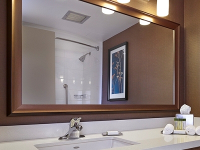 bathroom - hotel doubletree by hilton regina - regina, canada