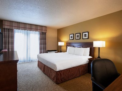 bedroom - hotel travelodge suites regina / eastgate bay - regina, canada