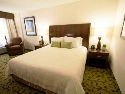 bedroom 3 - hotel hilton garden inn saskatoon downtown - saskatoon, canada