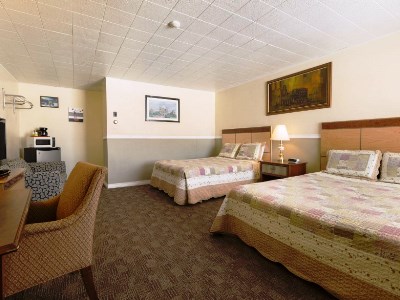 bedroom - hotel thriftlodge cochrane south - cochrane, canada