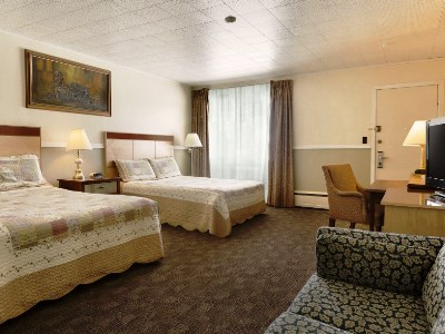 bedroom 1 - hotel thriftlodge cochrane south - cochrane, canada