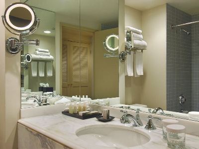 bathroom 1 - hotel georgian court hotel, worldhotels elite - vancouver, canada