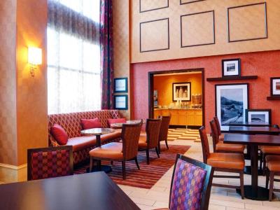 restaurant - hotel hampton inn and suites langley surrey - surrey, canada